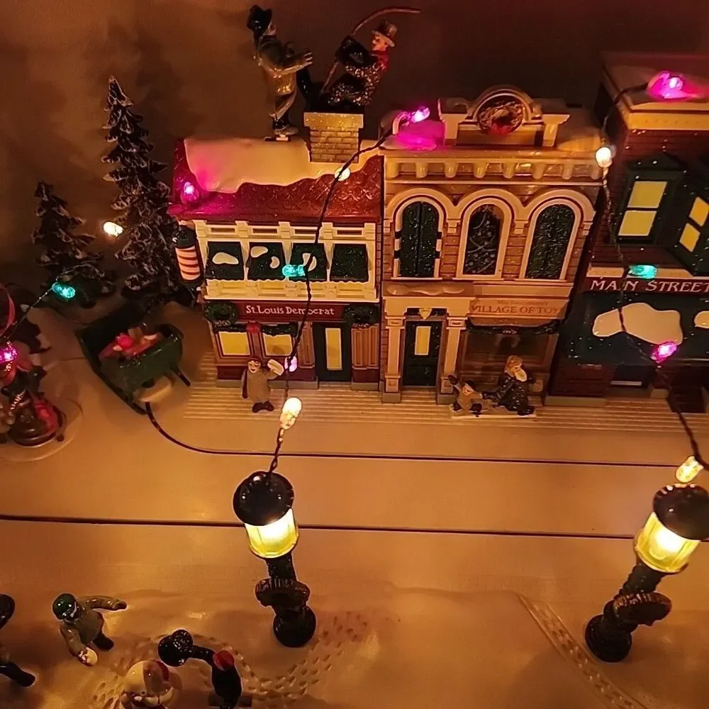 House Magic of Mainstreet Animated Musical Christmas Village Trendmaster 1997